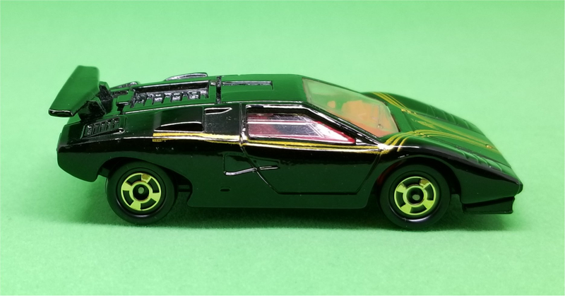 Illustration for article titled LaLD Running of the Bulls 2018: Tomica Lamborghini Countach LP500S